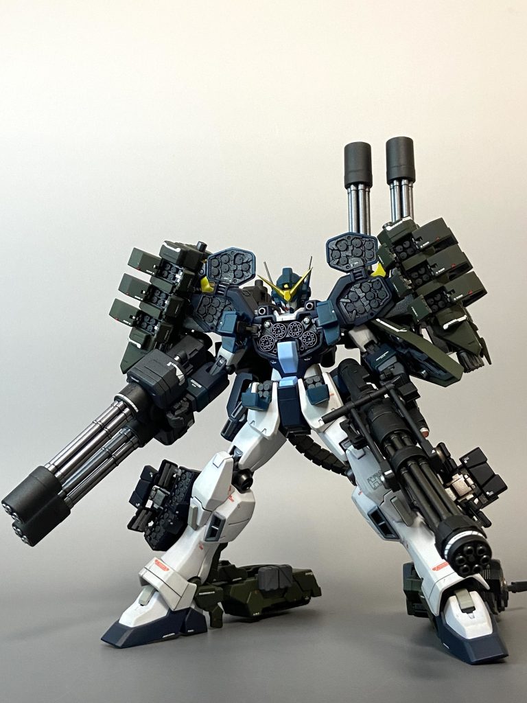 イーゲル装備に追加されたバーニア・ブースターで宙間での航続距離を確保しつつ、拠点に到達後はブースター付きクローラーダッシュでの爆走モードに入り侵攻する。そんなコンセプトの機体と思われます。