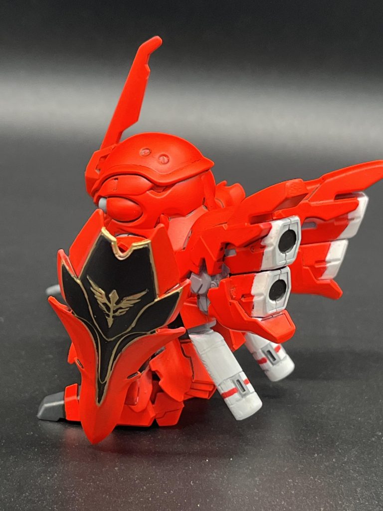 シールドとはプロペラントタンクも身長に合わせて切り詰めました。シナンジュは縮んでもかっちょいい、大好きなモビルスーツです。