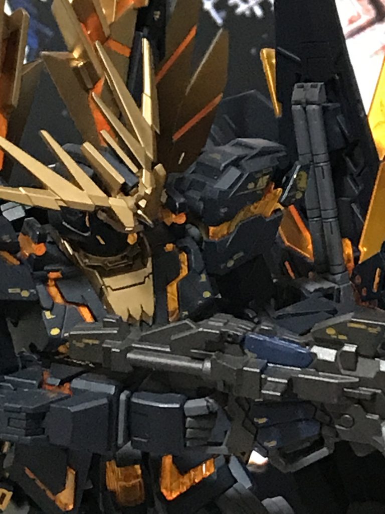 ビームマグナム構え。上方より。