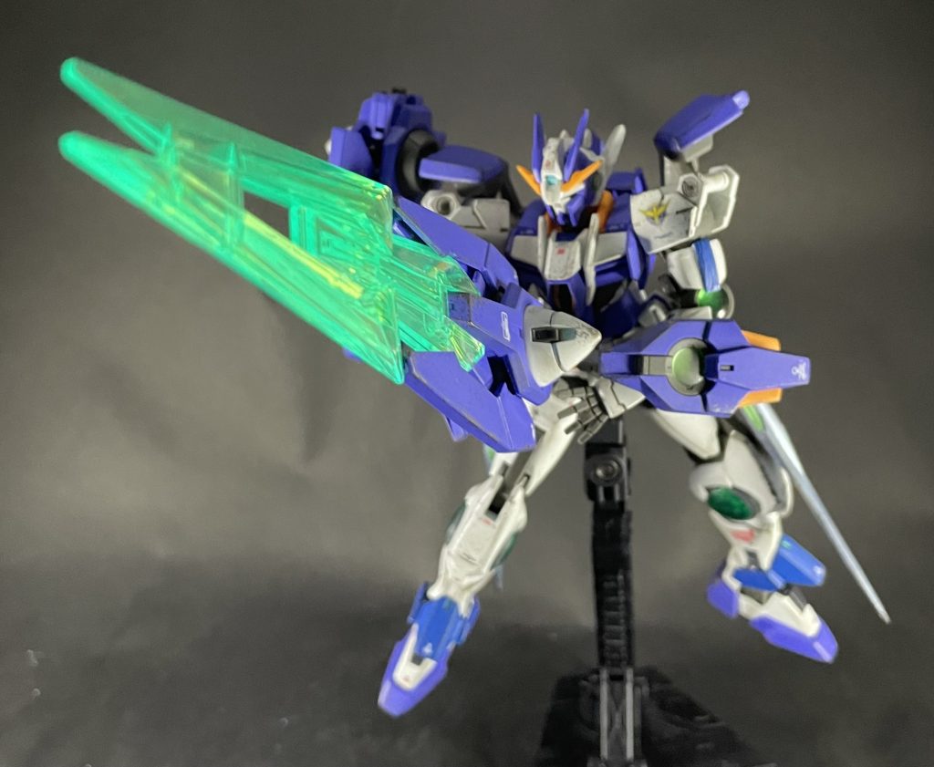 ポージングが難しいですけど、両手持ちにもなります！