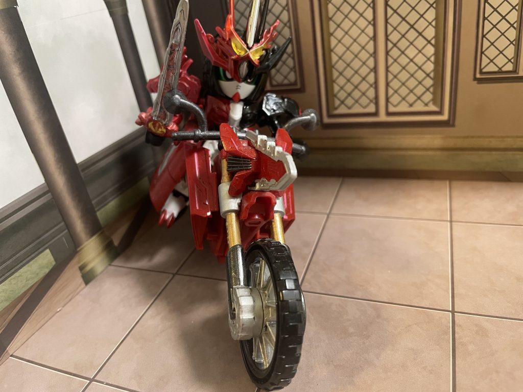 トリニティバイクを改造してるので乗れます。