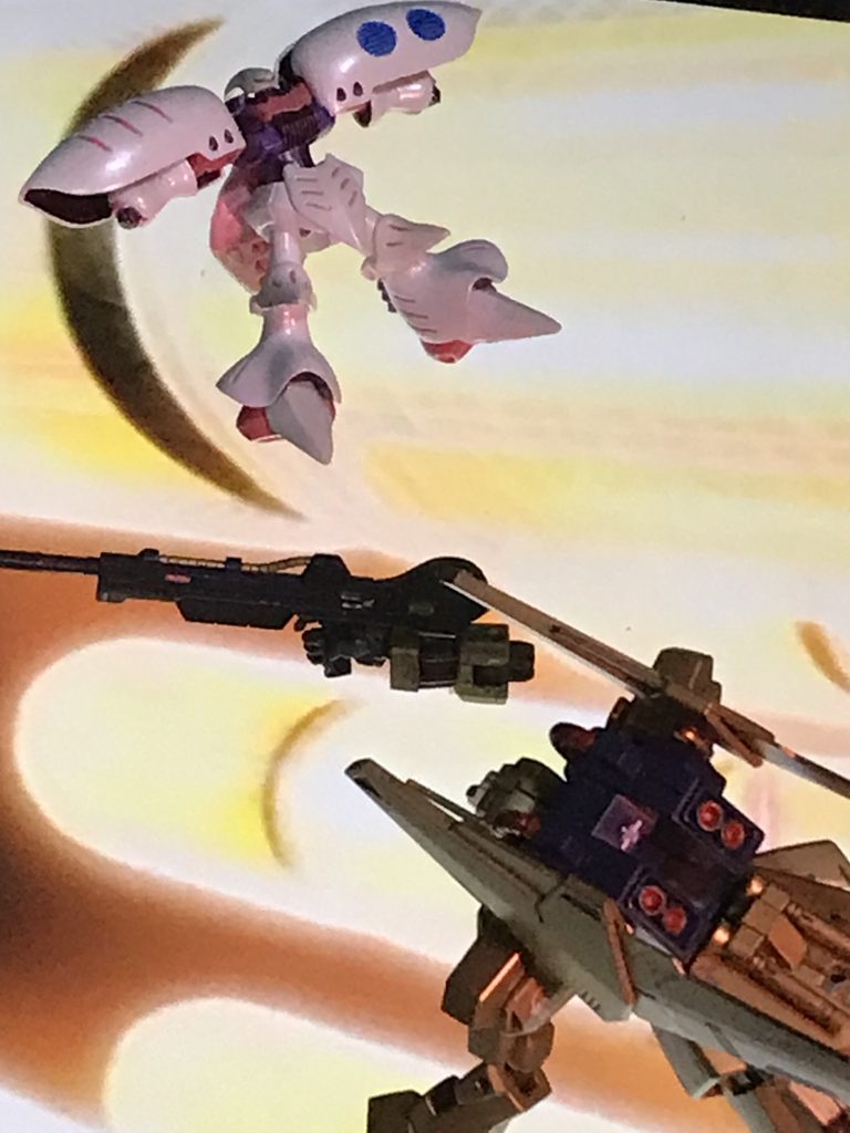 コロニーレーザー内2。ハマーン「もしも私のもとへに戻る意思があるのならばっ!」シャア「何を言うっ!」