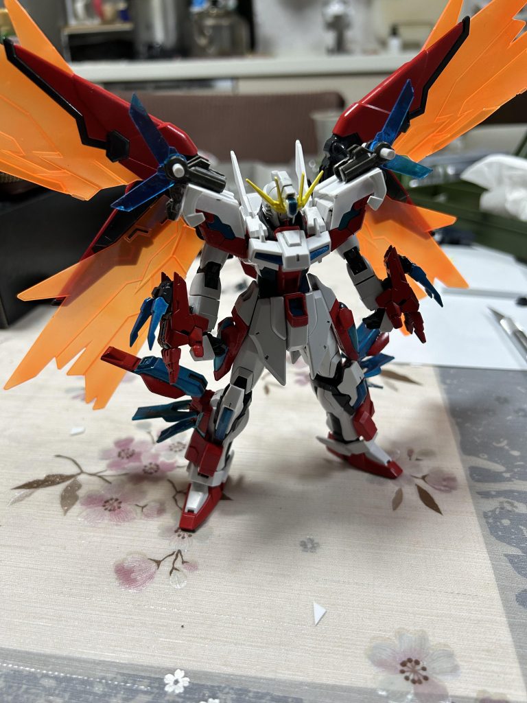 ただこれだと少し物足りなかったので肩パーツを徹夜で製作しました……大変でしたねぇ……