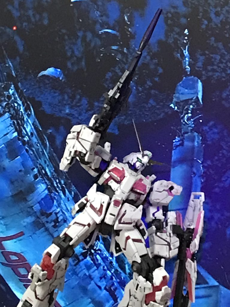 ラプラスででの一件の直後、ユニコーンモードになった時をイメージ。