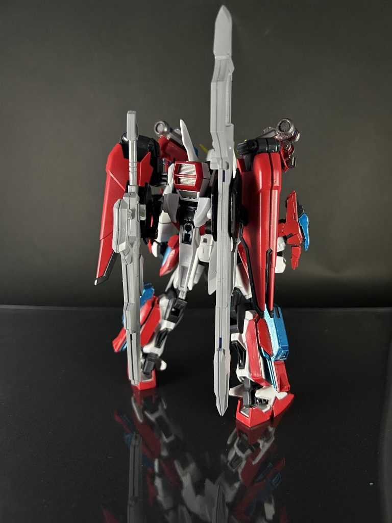 今回はエクストリームガンダムを参考にしながら以前より通常のデスティニーに寄せるように改造しました。しっかりビルドのデスティニーっぽさは残せたので満足です。