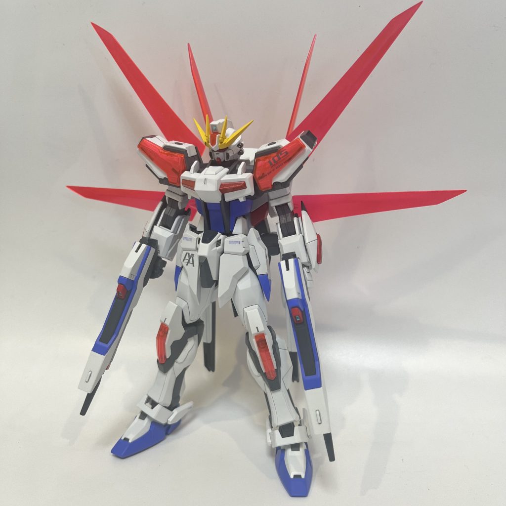 斜めからライフルのブルーラインが映えますストフリのシールド発生装置も上手く馴染みました