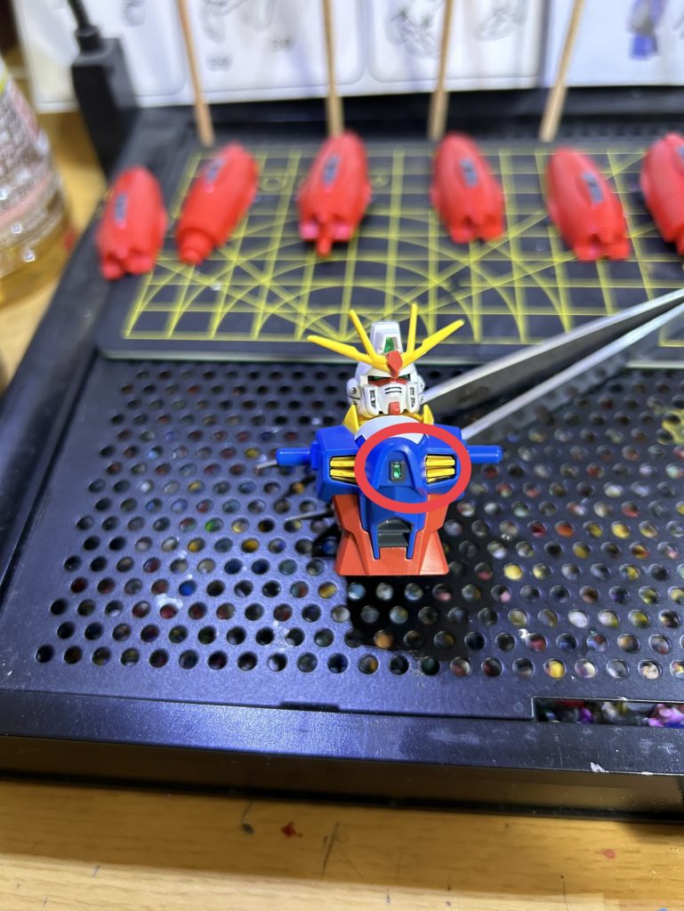 胸の赤丸の部分ですが………