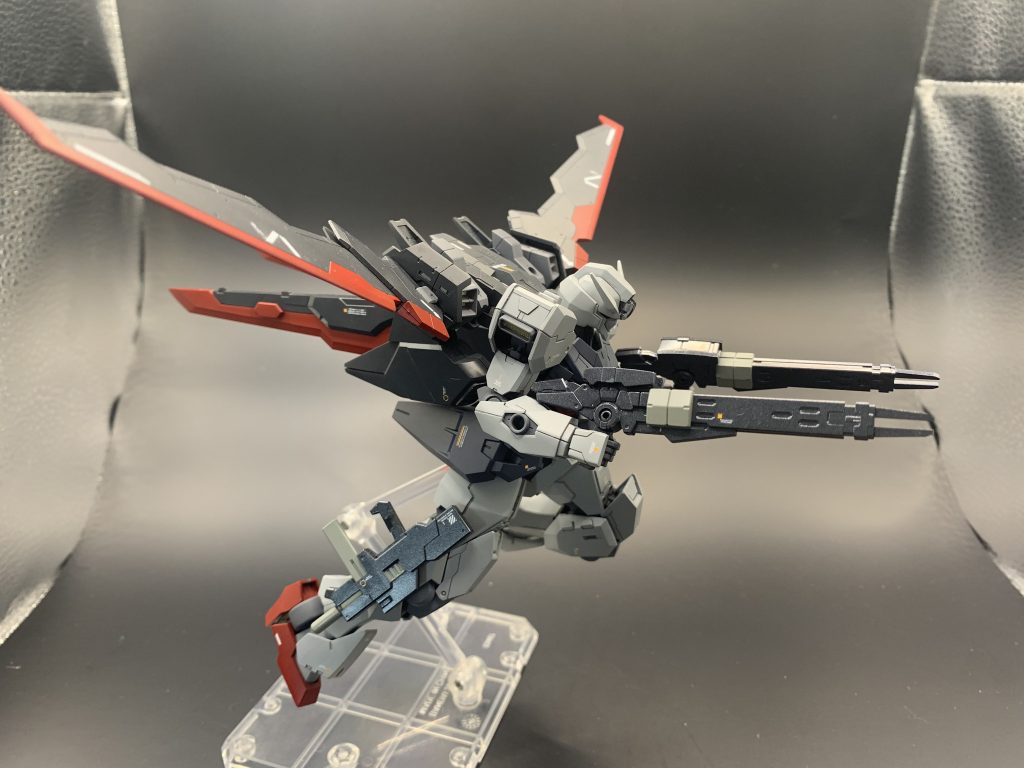 放射状に伸びるシルエットがお気に入り作成中に知ったんですけど元のスローターダガーってつま先に対人機銃が有るんですね。位置がちょうどいいからって…CE世界の倫理観どうなってんだ…