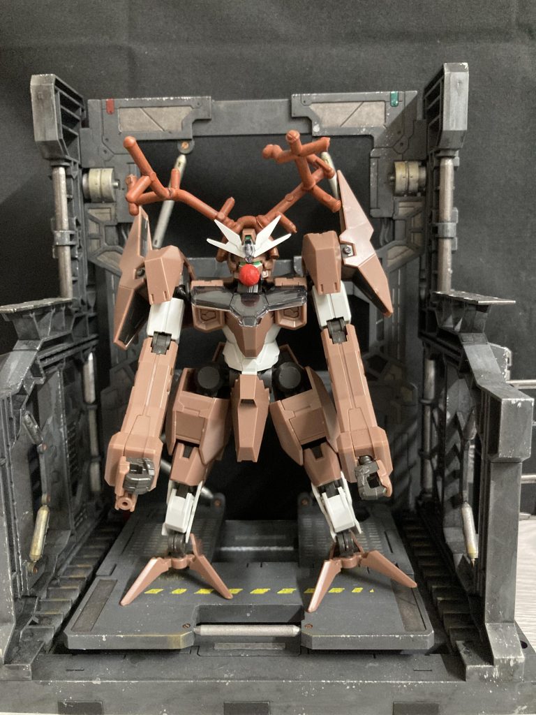 色的にトナカイ役となったソーン足は反対に取り付け4足歩行型に似合うようにしてます。