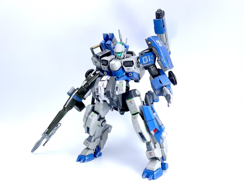 デザイン的に水星の魔女で固めたからあまりガンプラっぽくないデザインになってしまったようなそうでもないような不思議な機体に仕上がりました。とても楽しい。✨️完成までかなりかかったけど楽しかった!