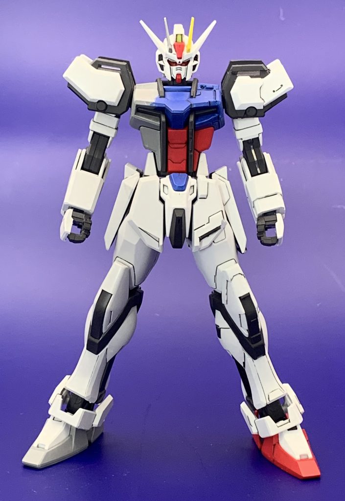 PS機体特有の、ﾌﾞｩｰﾝ…という音と共に色が変わっていくのが好きなんですよねー今回、機体色と共に形状も変化したら面白いかなと思い、起動済みの左半身のみディティールを加えてみました。