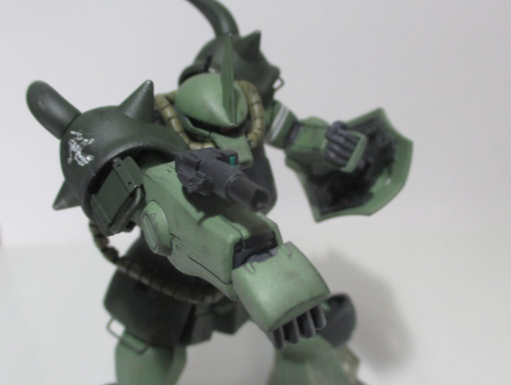 本機体の特徴的な装備として右腕に装備されたマルチランチャーであり、榴弾やフレシェット弾等を発射可能で中・近距離戦に於いて活躍したとされています