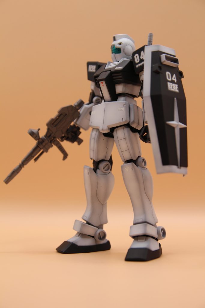 武器は以前作製した横浜ガンダムのものを流用し、ハンドパーツは市販のものに置き換えています。あとはシンプルめにスジボリを追加です。