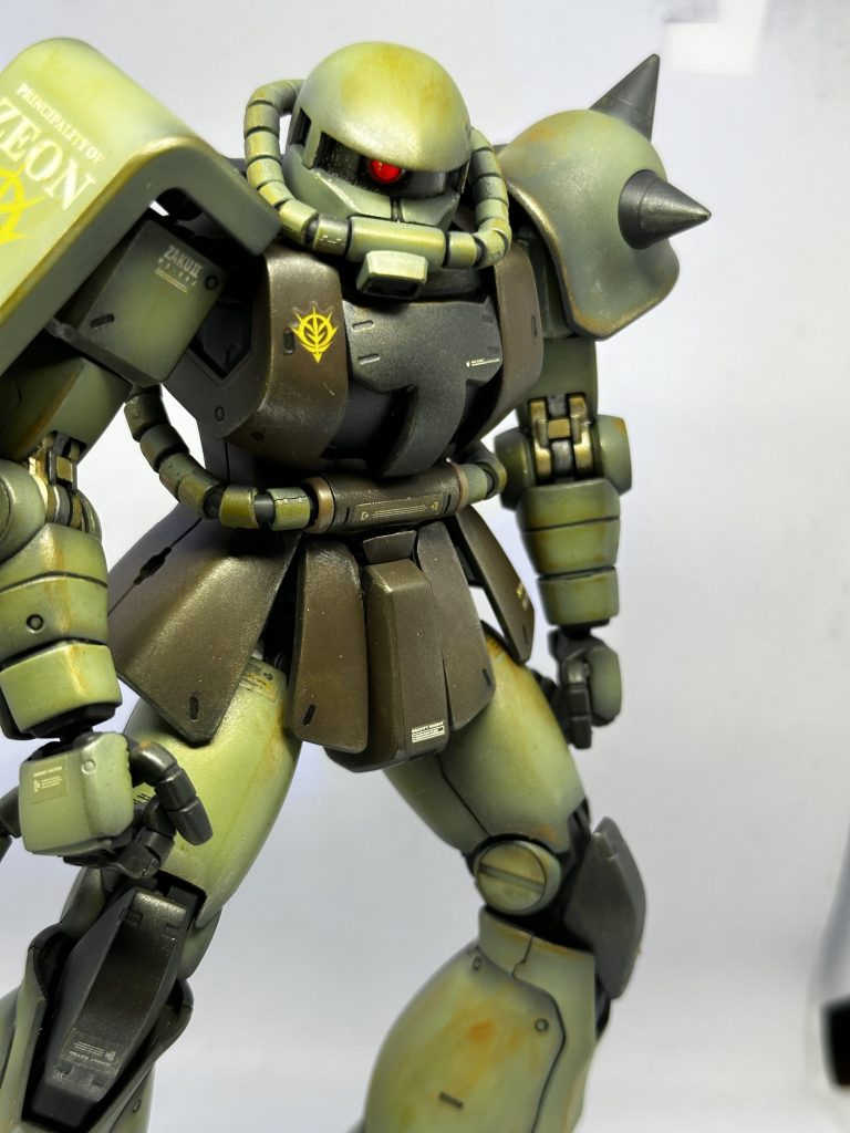 デカールを無くしてしまっていたので部品発注にて入手し貼り付けました。その後トップコートとウェザリングしてます。