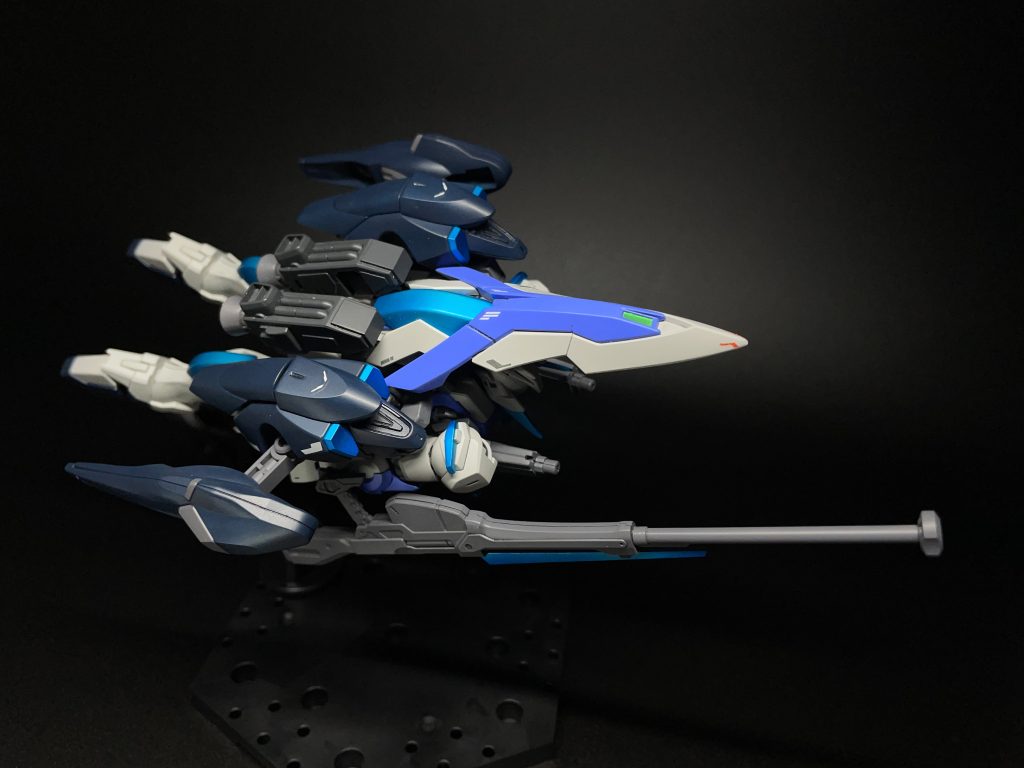 ネオバードモード炎に変形します。炎の刃ではなく炎の弾ですかね。