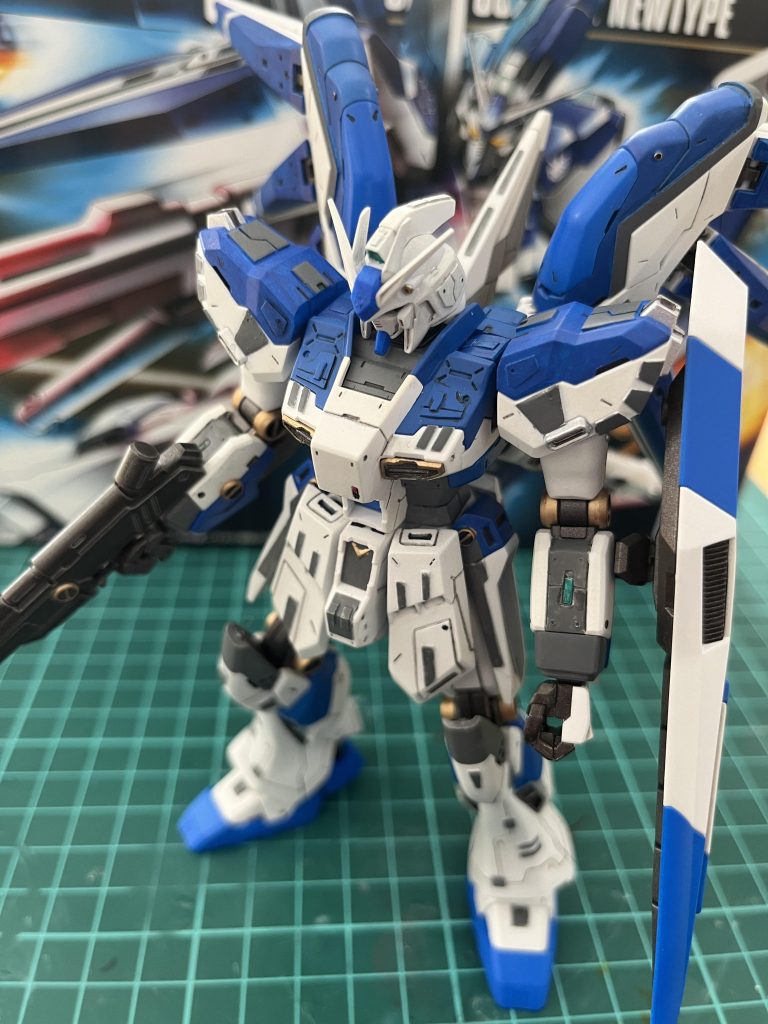 白以外の部分は筆塗りで塗装しました。筆ムラ、色ムラがバッチリ出てしまったのでもっと練習しないとですね。