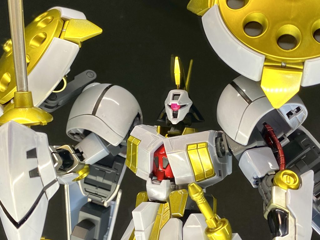 コクピットカバー？やケーブルにワンポイントで赤の差し色