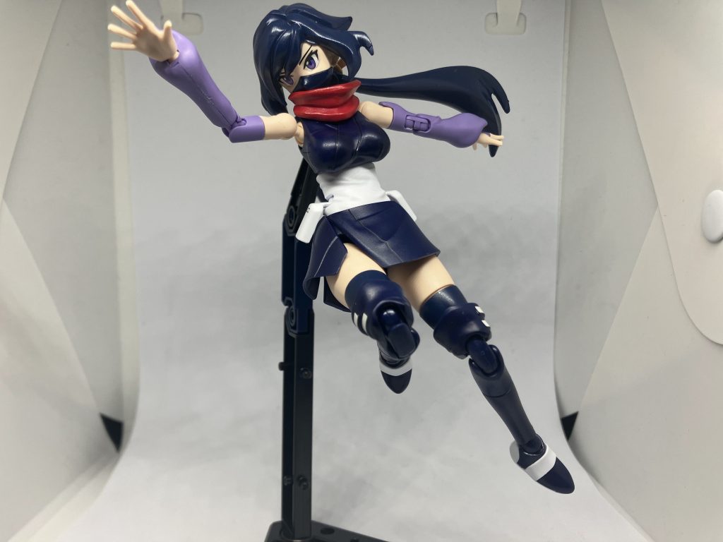 付属のスタンドで意のままポーズ。