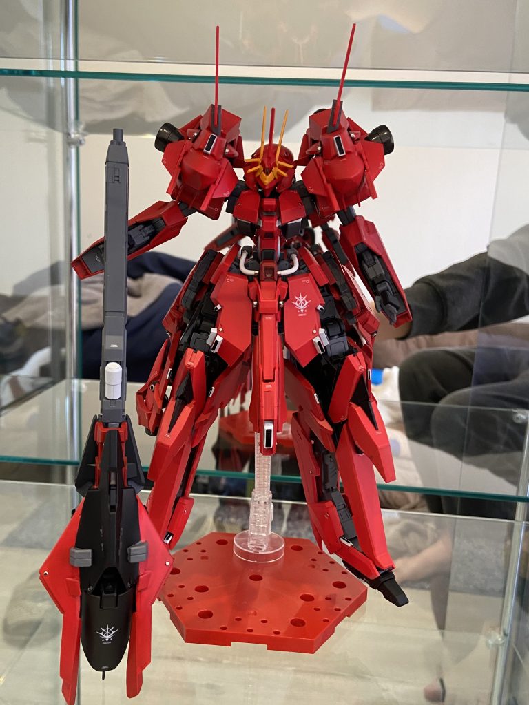 今回はhgucハイゼンスレイⅡラーをベースにガレージキットの作例を手本にミキシングで組み上げました。