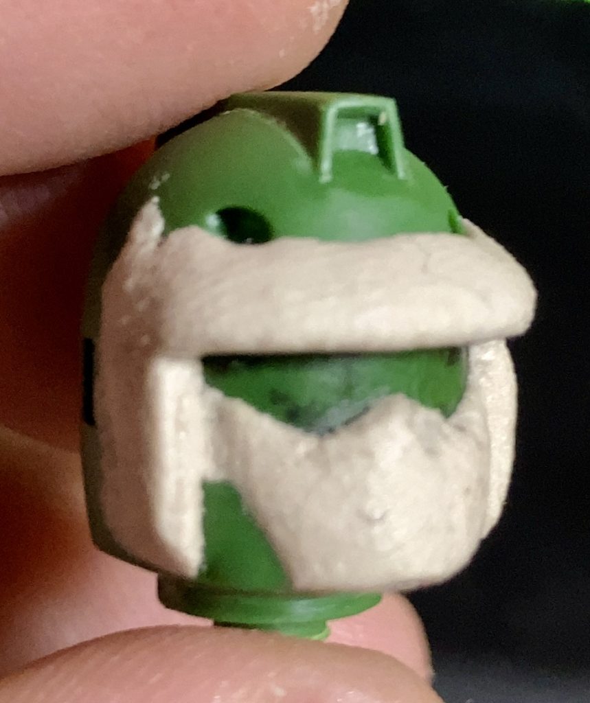 ジムの顔にエポパテを盛り