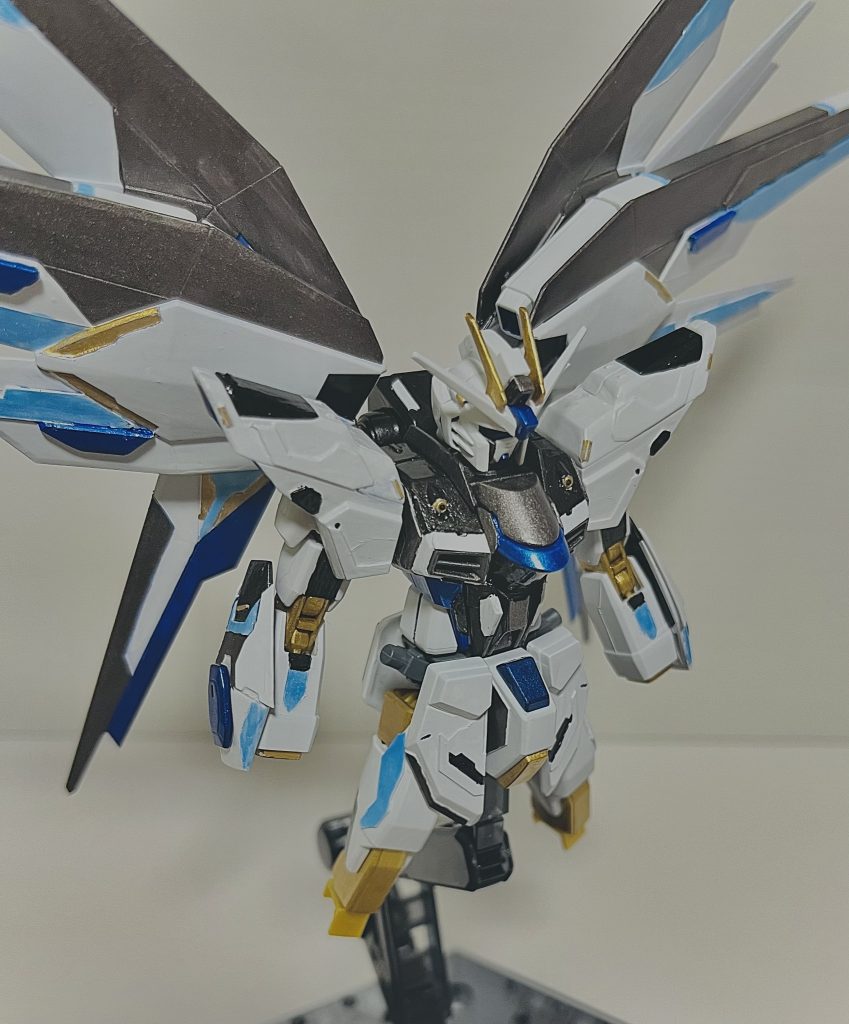 サフ→塗装→スジ掘→塗装→スジ掘→墨入れ本当は組み立てない方がいいのですができなかった期間が長すぎてつい組み立てしながら塗装してしまいました。