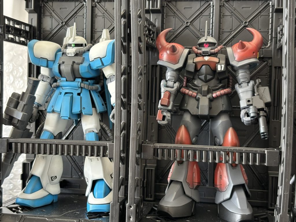 過去作のザクと比較。グフは一層悪役感があってカッコいいですね！