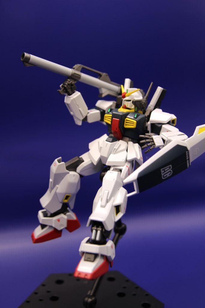 今回は白マークIIということで、試してみたかったパールカラーに。白サフをベースに少し調色したムーンストーンパールを吹いてみました。