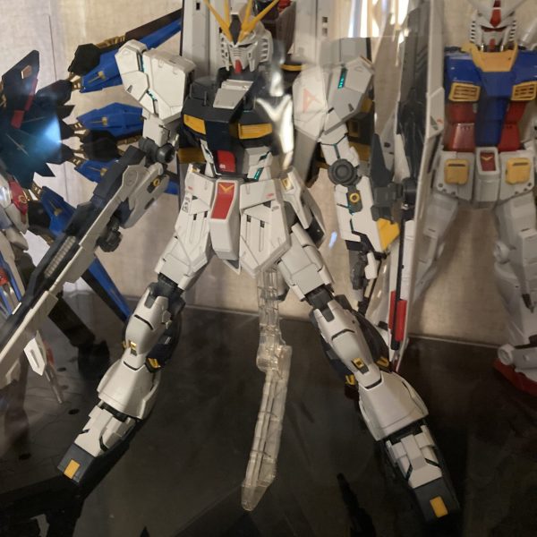 こんにちはνガンダムです