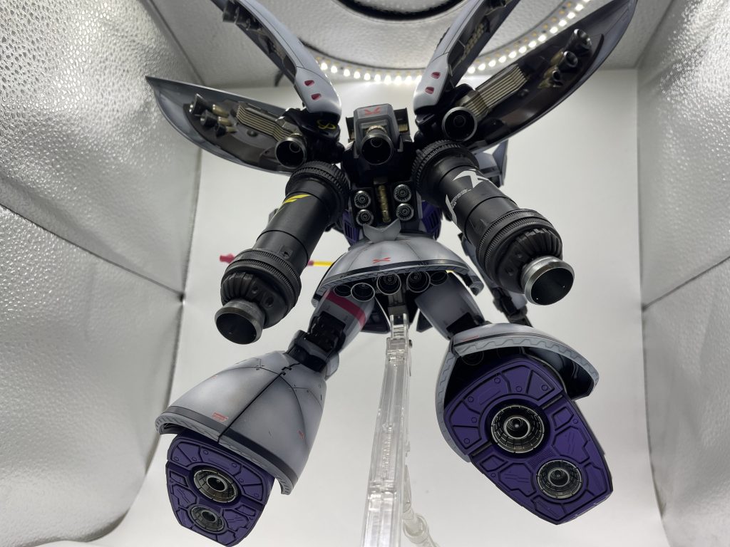 ちなみにバーニアは全部で38個付いてますw速い!速いぞ!!wプロペラントタンクは100均電柱プラモとキュベレイの足フレーム、ペットボトルのキャップなど使って初めてつくってみました!ちょっと雑なのですいませんw