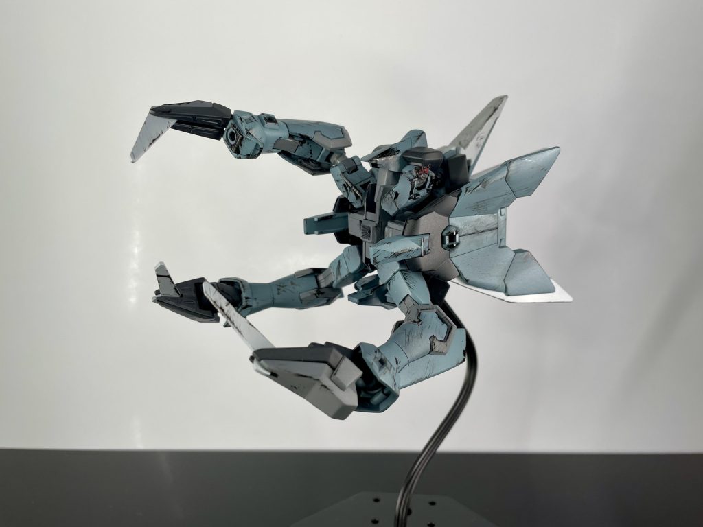 破損部分はピンバイスで穴を開けて線を接着剤で付けました。