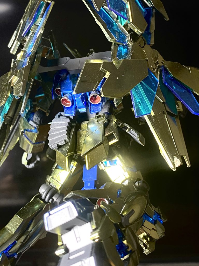 シールドのスタビライザーがとにかく各部接合部がほんの小さなポッチだったり、しっかり保持どころか組むのさえ厳しいほどのストレスポイントでした。何度も外れたので片側は戦闘で破損した事にしますw