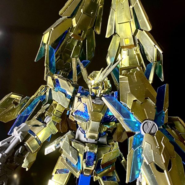 HG通常版をメッキ全塗装フェネクス