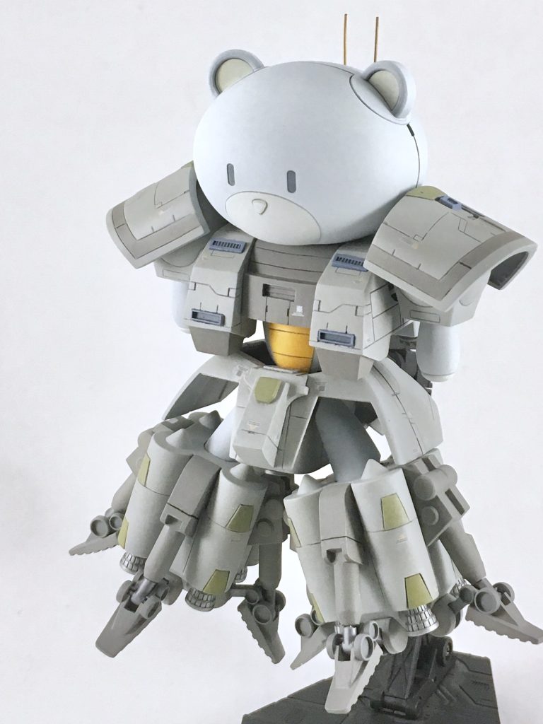 スジボリを追加したり、ディテールを追加しています。