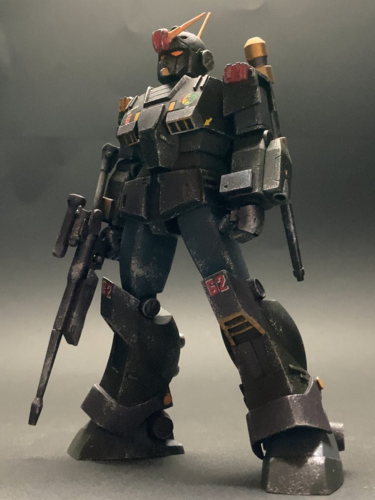 フェイスガードを外すとガンダム顔🤗エポパテで造形しました。