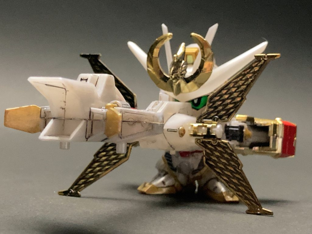 必殺武器、月光爆星砲(げっこうバスター)装着形態