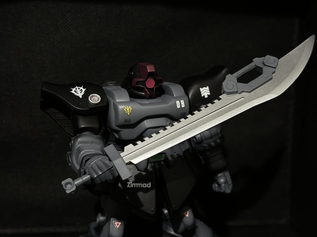 バズーカではなくあえてソードを持たせてみました。これはシステムウエポン?に入っていた長いタイプになります。