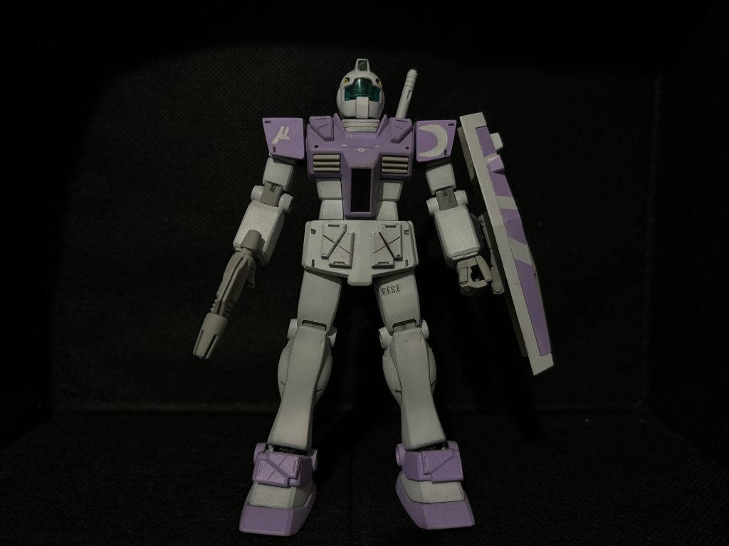 基本的に改造はしていませんが、当時発売していたビルダーズパーツの装甲パーツを取り付けています。カラーリングは希をイメージしてパープルで仕上げています。肩にμ'sの（μ）と希のシンボルマークの月をマスキングしていました。当時マスキングにとても苦戦していたのを思い出しましたw
