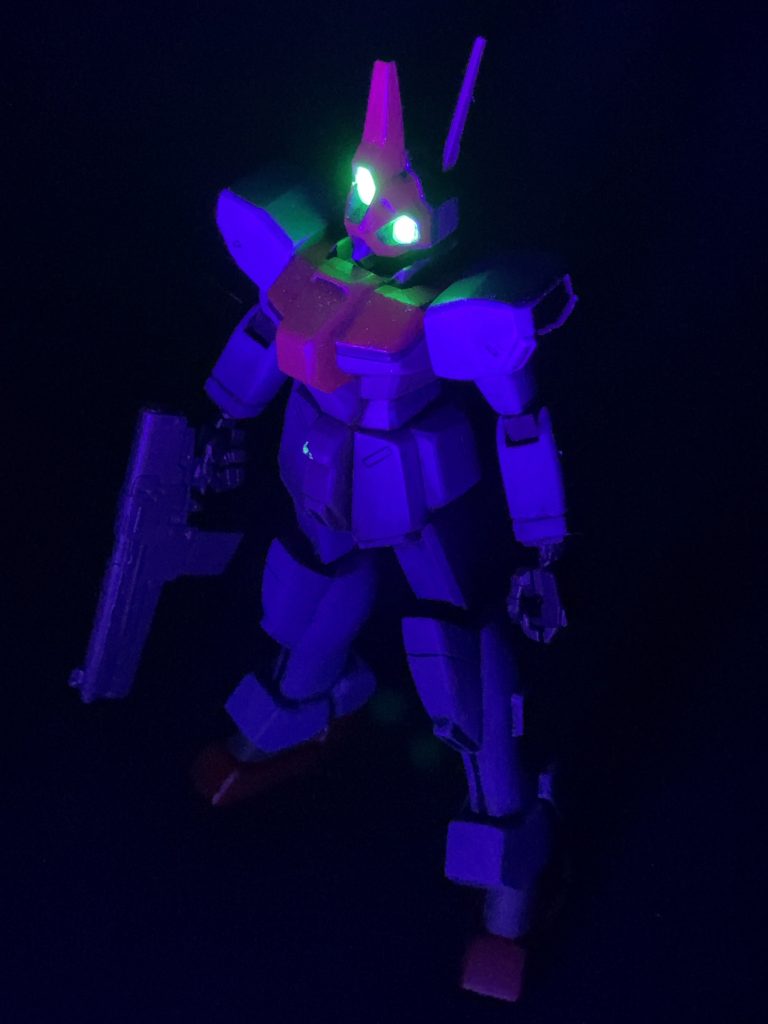 カメラアイのみ蛍光塗装してあります🔦