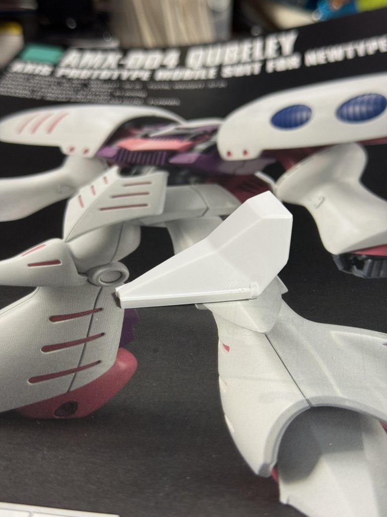 謎の段差をプラ板を貼って消しました。