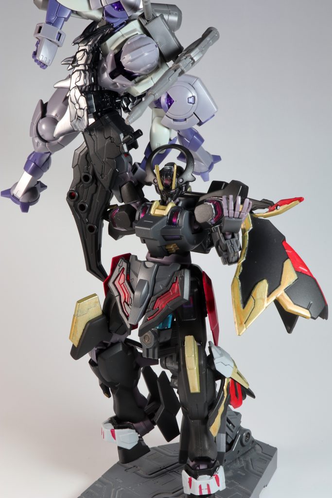 ミオリネがぁ！そんなに好きかぁぁぁあ！の図ラウダ君があのまま闇落ちした上、異次元から現れた謎の生態群によってシュバルゼッテが強化された。らこうなりましたという設定です！そのままですね～