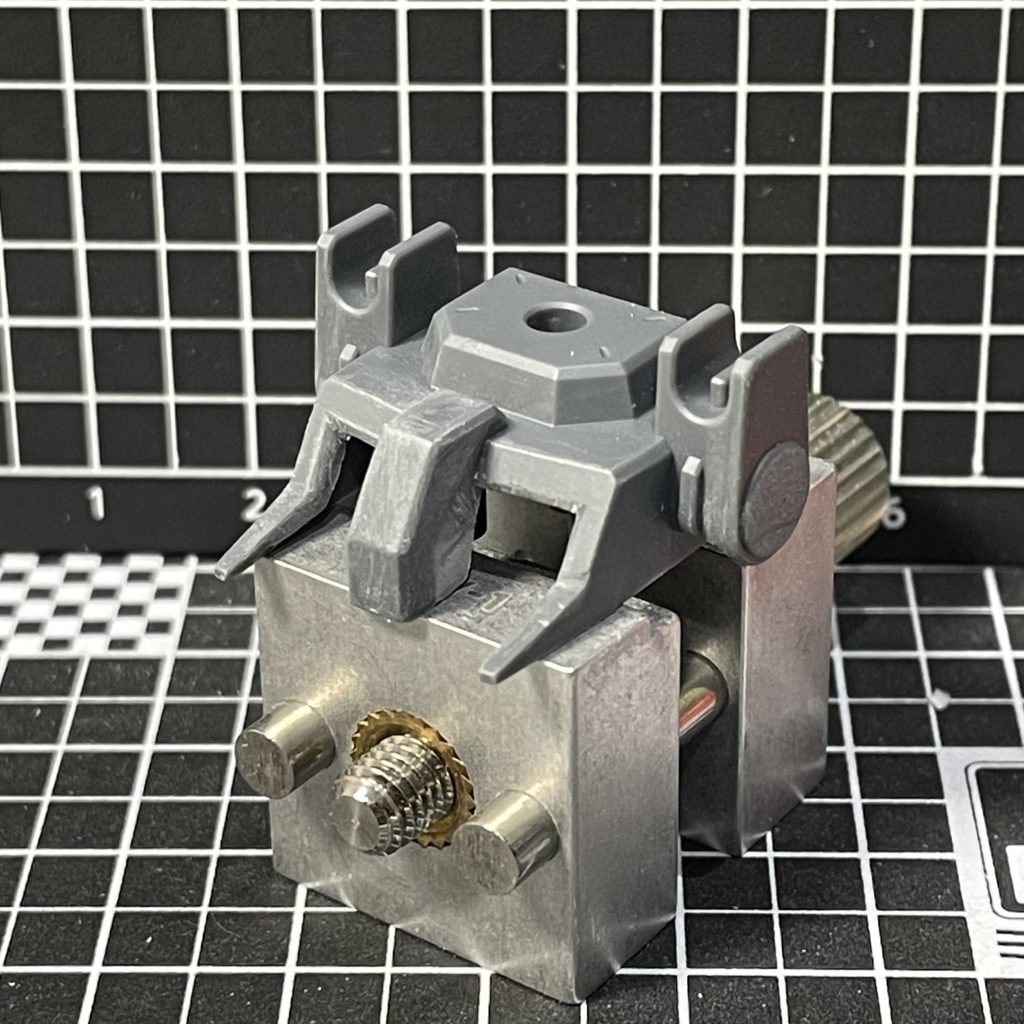 スラスター一体成型なので一番手間がかかりました。