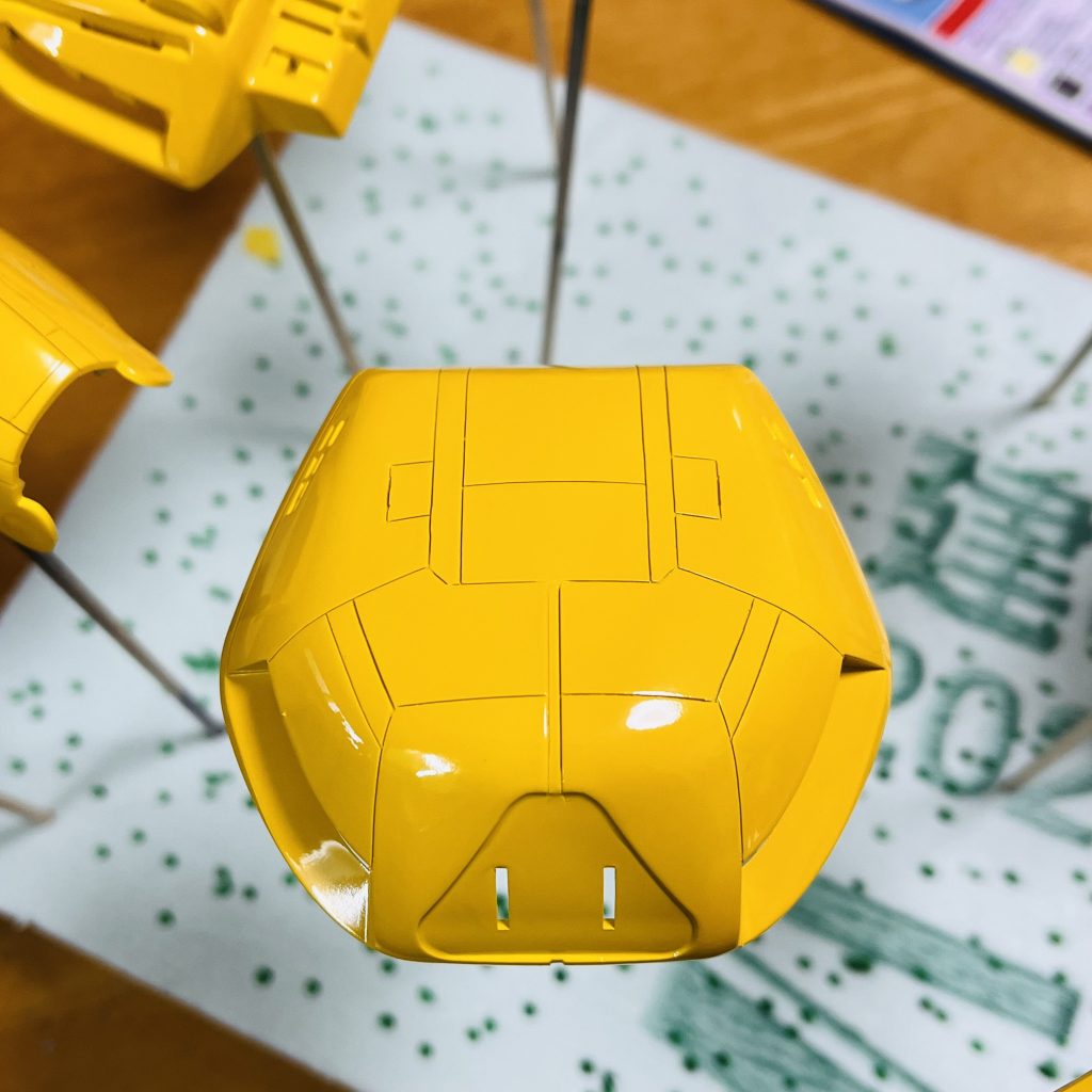 良い発色　レモンイエロー下地にガンダムイエローを