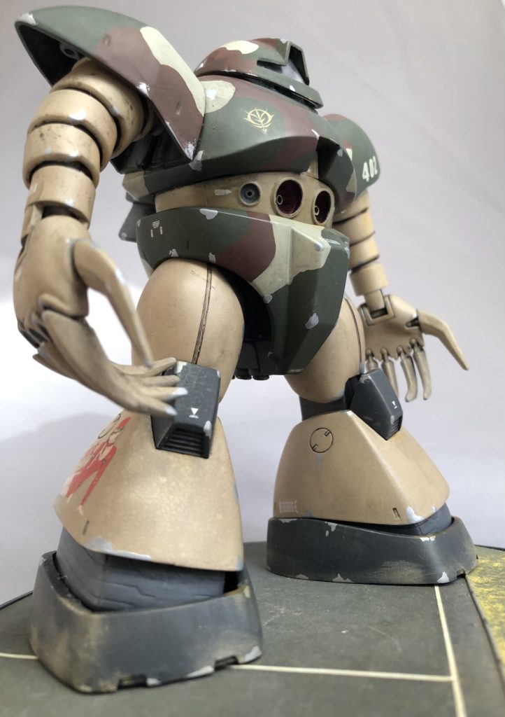 今回のリニューアルのメインテーマは、「筆塗り加筆迷彩」です。元の塗装を生かしつつ、さらに2色を加色して迷彩化してみました。迷彩のイメージはティーガーとかそのあたりのドイツ戦車です、が↓