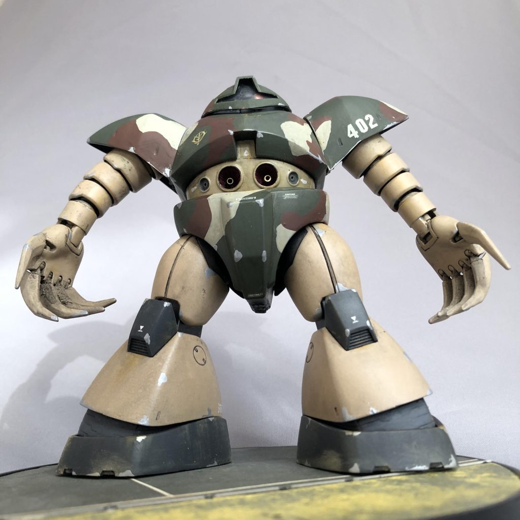 そしてこちらは現在のお姿。水泳部の皆さんは「あおりの構図」で怪獣的に見上げるのが似合うと思います。ガンダムUC放送時にスタッフの方が、ダカール襲撃時のシャンブロやジュアッグ、トリントンでの水泳部達は「怪獣大戦争」みたいな雰囲気を出したかった、的なインタビューをされておられましたが、やはり、水泳部の皆さんは「ソルジャー」というよりは、何をするかわからない「怪獣」のイメージが強い気がします。