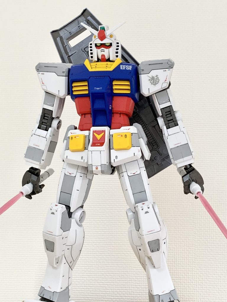 入手したものが、一番くじの景品のもので、青い部分と赤い部分がクリアパーツでしたので、通常仕様に戻す為に塗装しております。