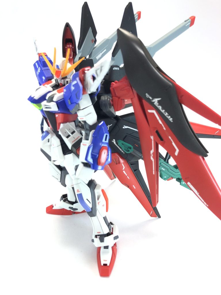 今回の改修は主にバックパックと腕部です。