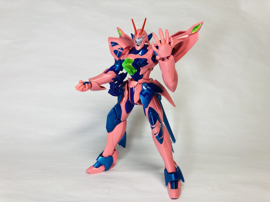 正面マスキングを使っての色分け再現、腰には三国伝プラモでスタンプを作成。