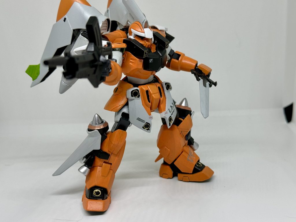 JDP2-MMX22 試製27mm機甲突撃銃とMA-M3 重斬刀を構えて