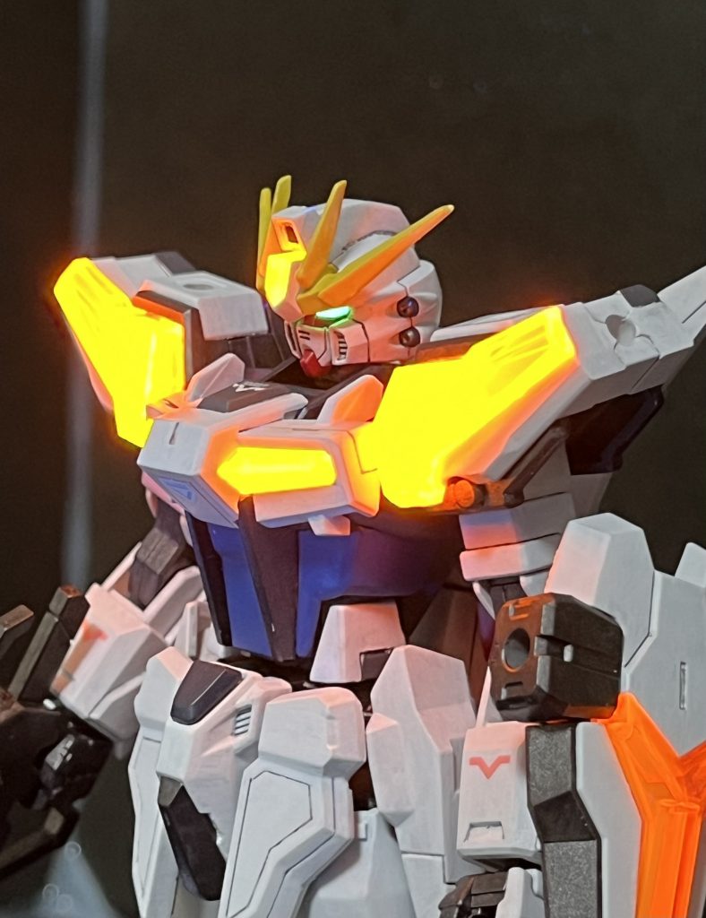 蛍光塗料ならなくても光る！