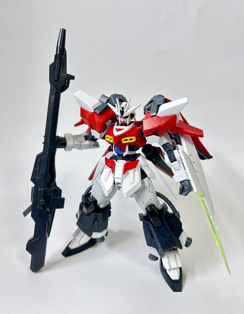 久々に新規のミキシングガンプラを作った気がします。シリーズ物3番目の機体は何故かシルエットが太くなりがちなイメージがあります。